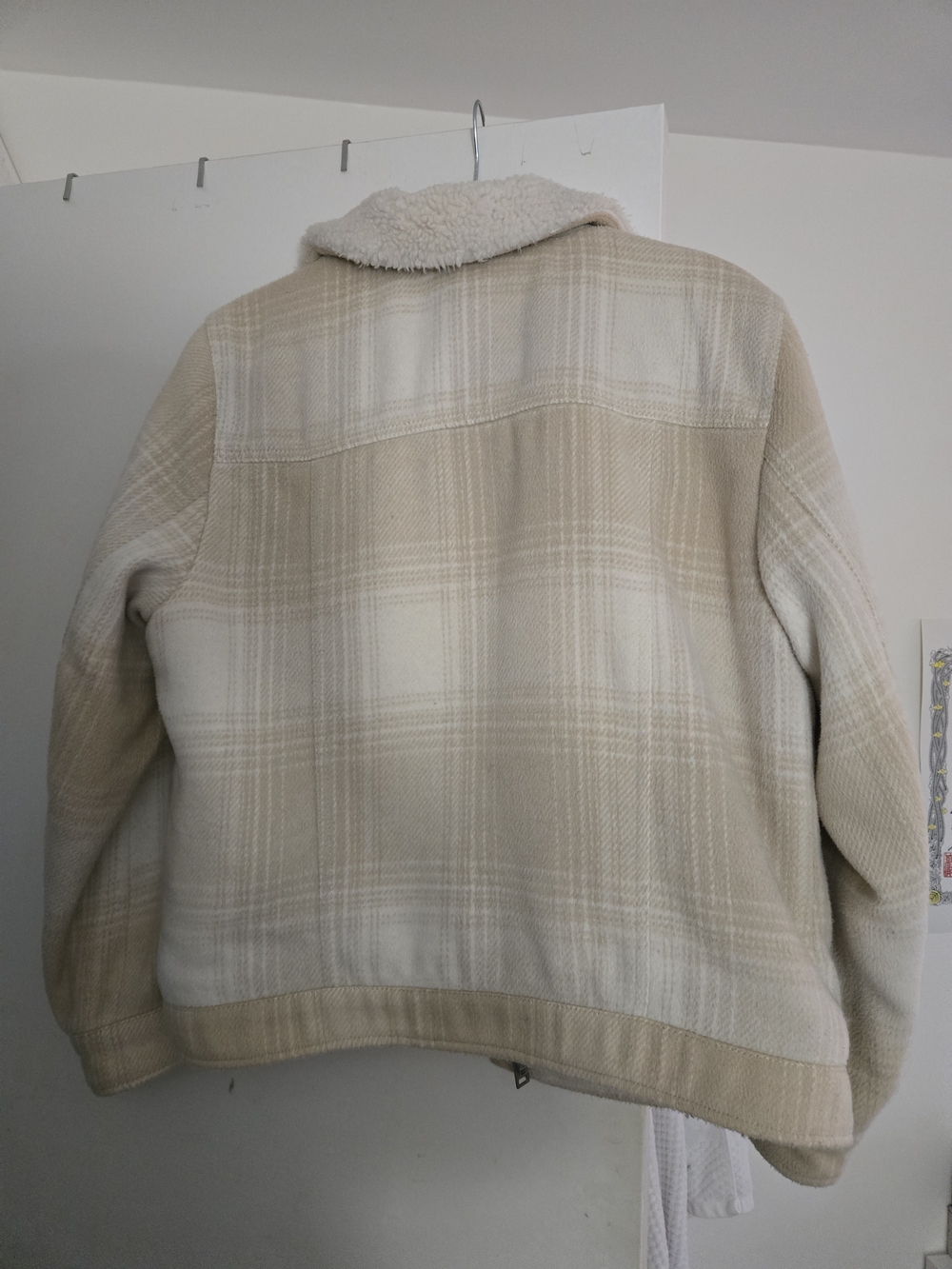 Levi's Cream Plaid Sherpa Jacket - Picture 5 of 5